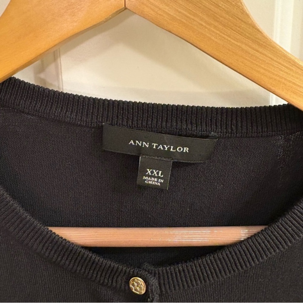 Black Button-Up Cardigan - Picture 4 of 4